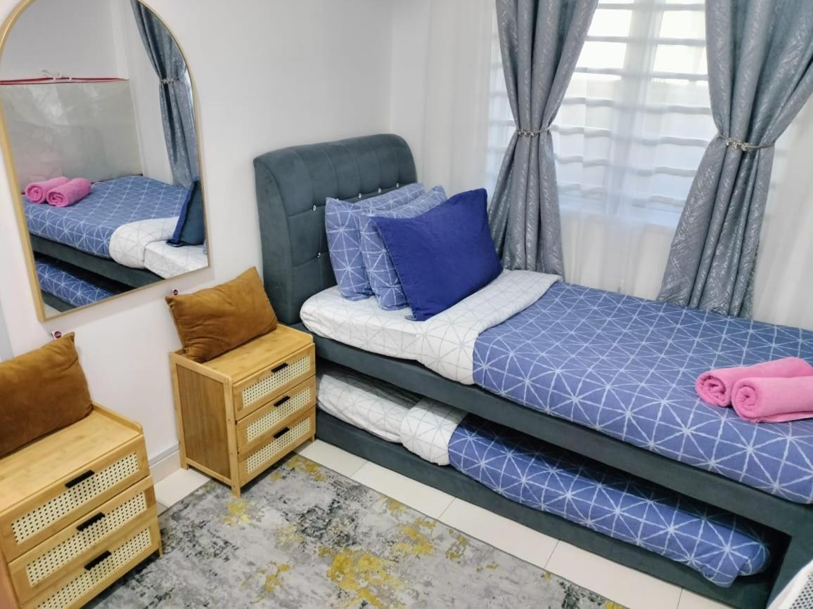 Fazlizasuite Homestay @ Teluk Kemang-Muslim Preferred Port Dickson Exterior photo